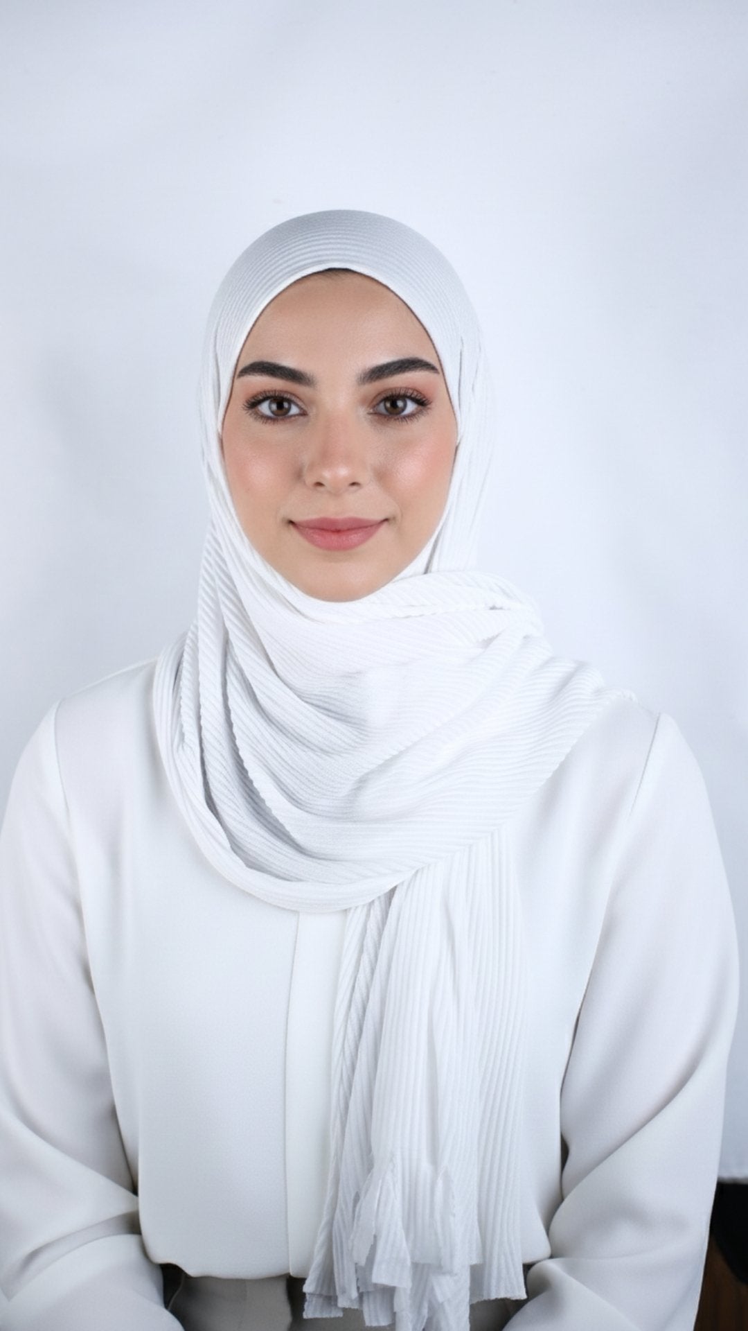Weißer plissierter Jersey-Schal