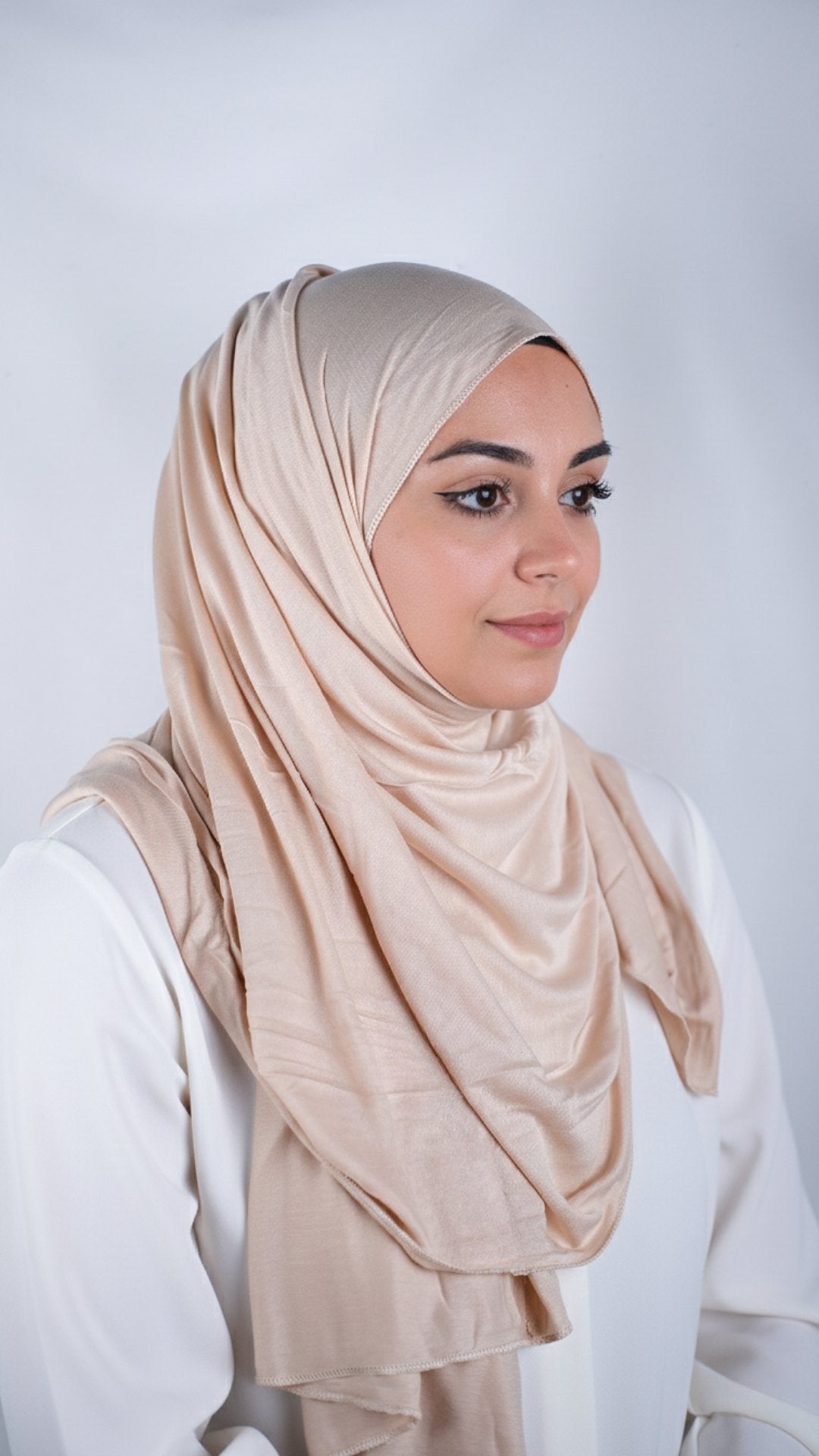 Cremefarbener Jersey-Schal