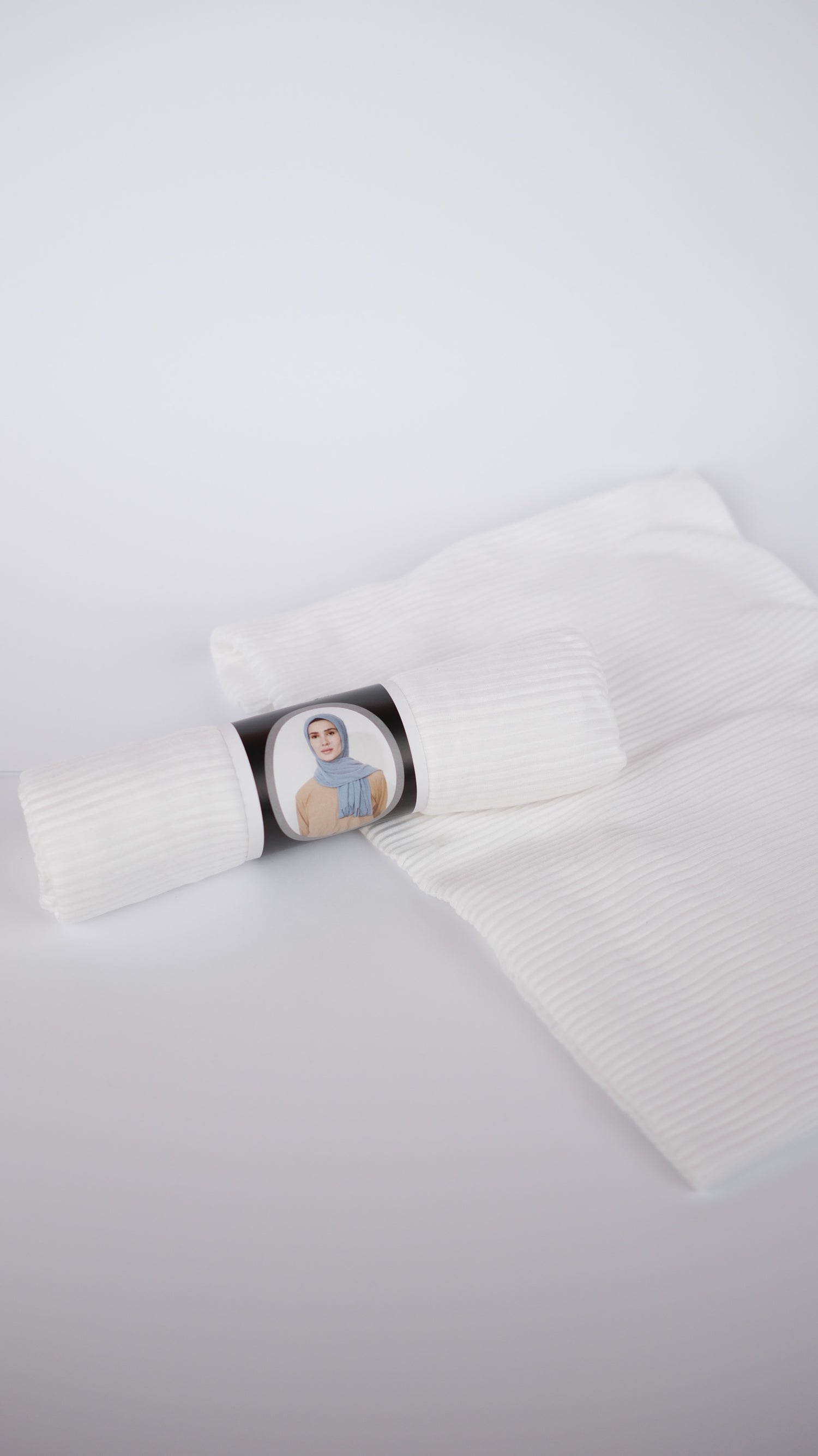 Weißer plissierter Jersey-Schal